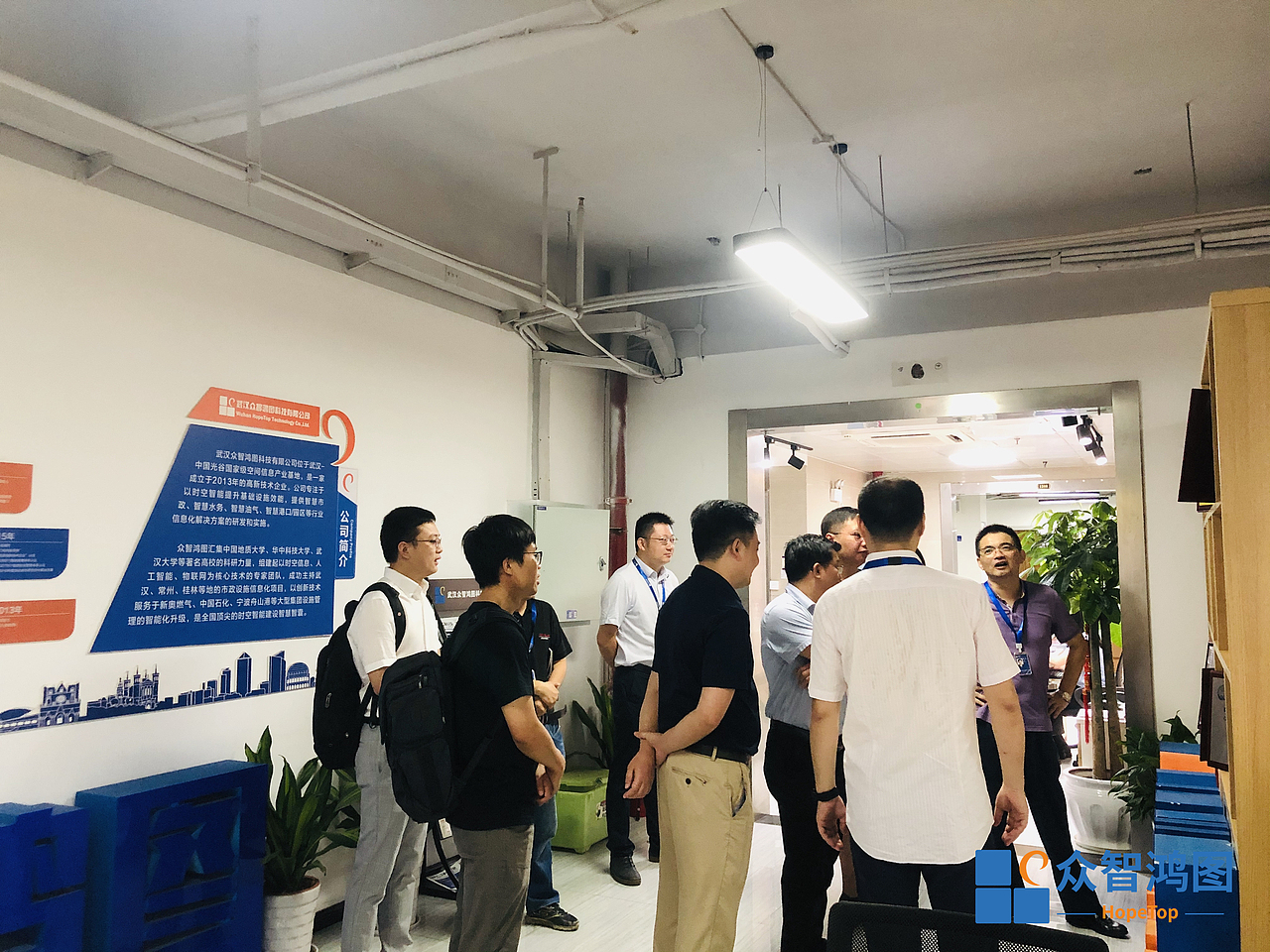 【众智鸿图】国家地理信息到访（图ZMjgxNDA5Njgw） - 人像摄影 - 站酷设计师众智鸿图原创素材 - 站酷ZCOOL