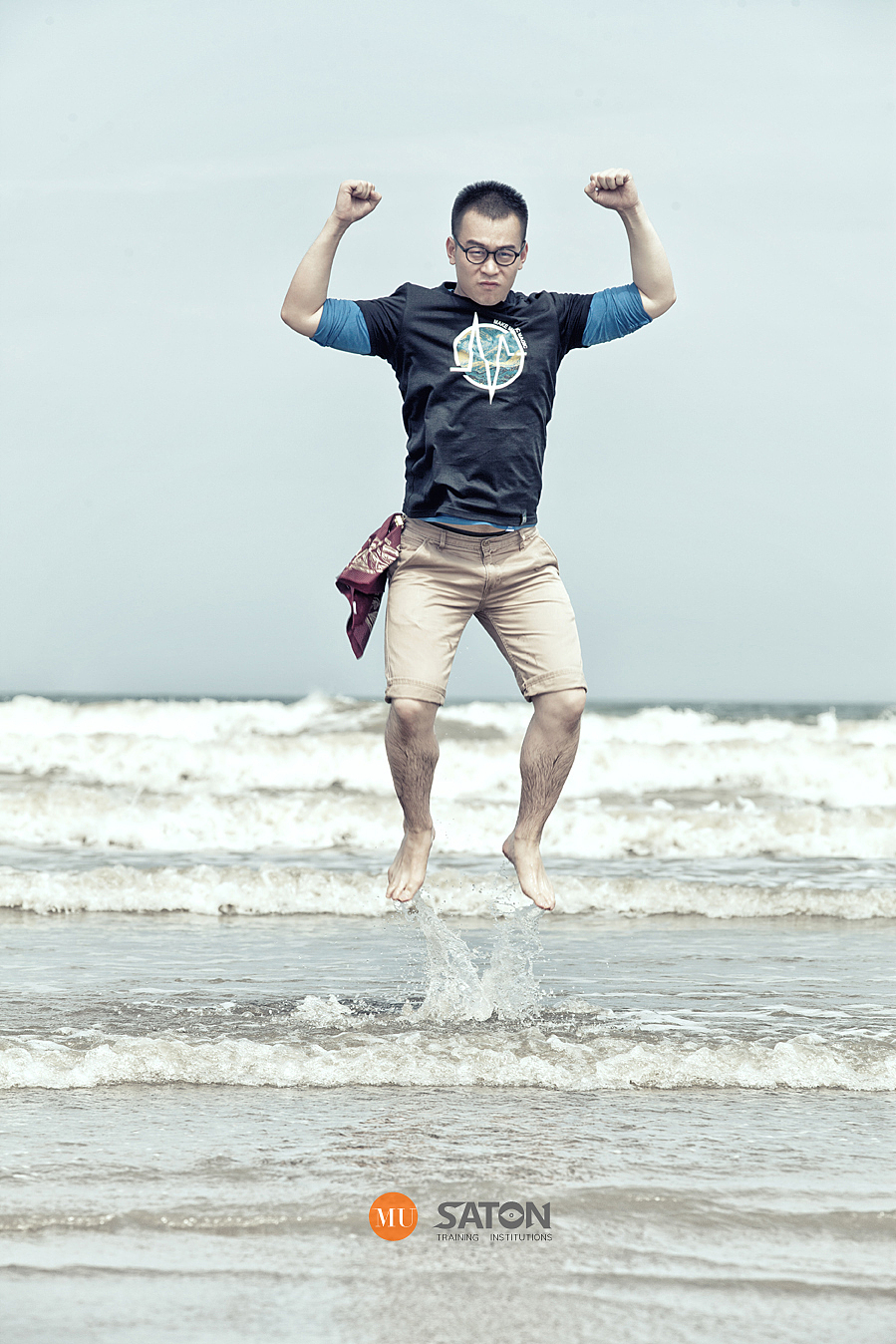 福州 FM996 2014形象片（图ZMTc4Njg2MTY=） - 人像摄影 - 站酷设计师阮木之原创素材 - 站酷ZCOOL