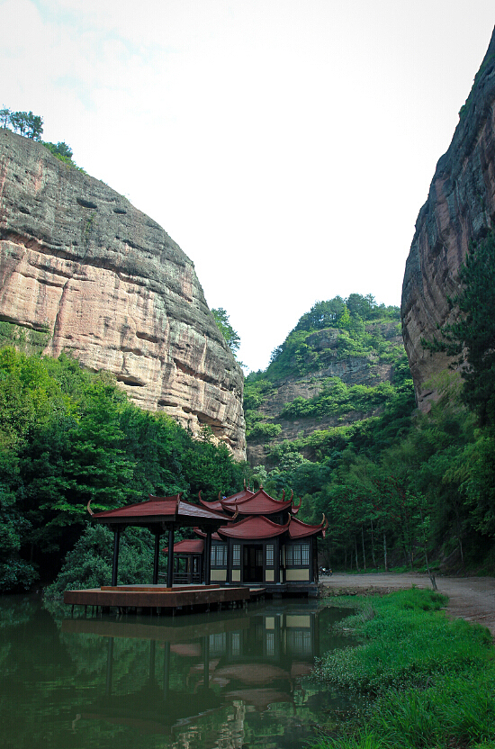 永康方岩石鼓寮影视城