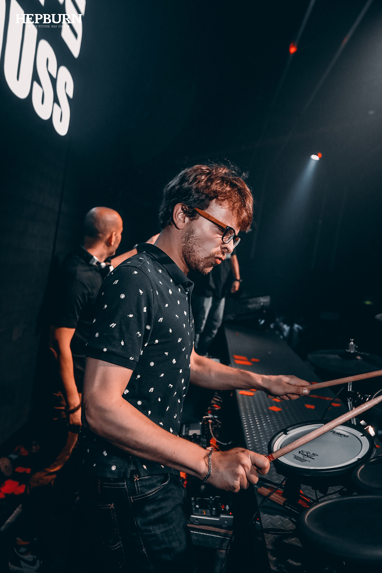 夜店摄影 · 毕夏大叔 | 2019 HEPBURN · Shenzhen（图ZMTYyMDA0NjEy） - 人像摄影 - 站酷设计师毕夏大叔原创素材 - 站酷ZCOOL