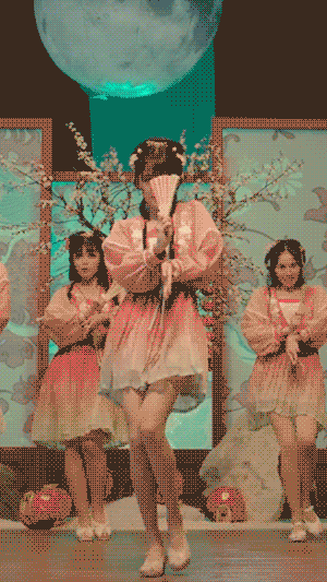 剪辑类的闪屏五秒剪三个流畅的镜头太难了。经常秃头