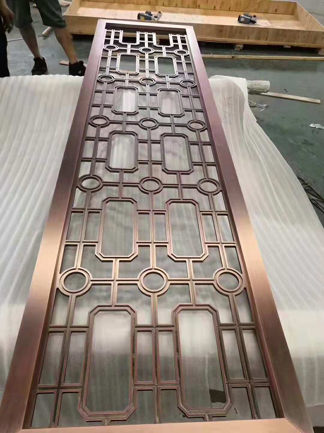不锈钢铝艺雕花镂空仿古铜花格屏风