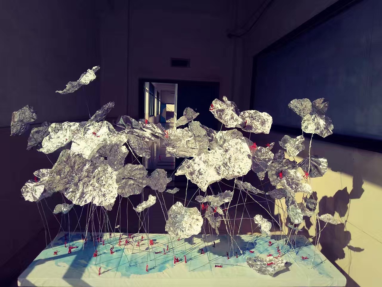 锡纸荷花池（图ZMTMxMjM2NDU2） - 工艺品设计 - 站酷设计师zhouwei0627原创素材 - 站酷ZCOOL