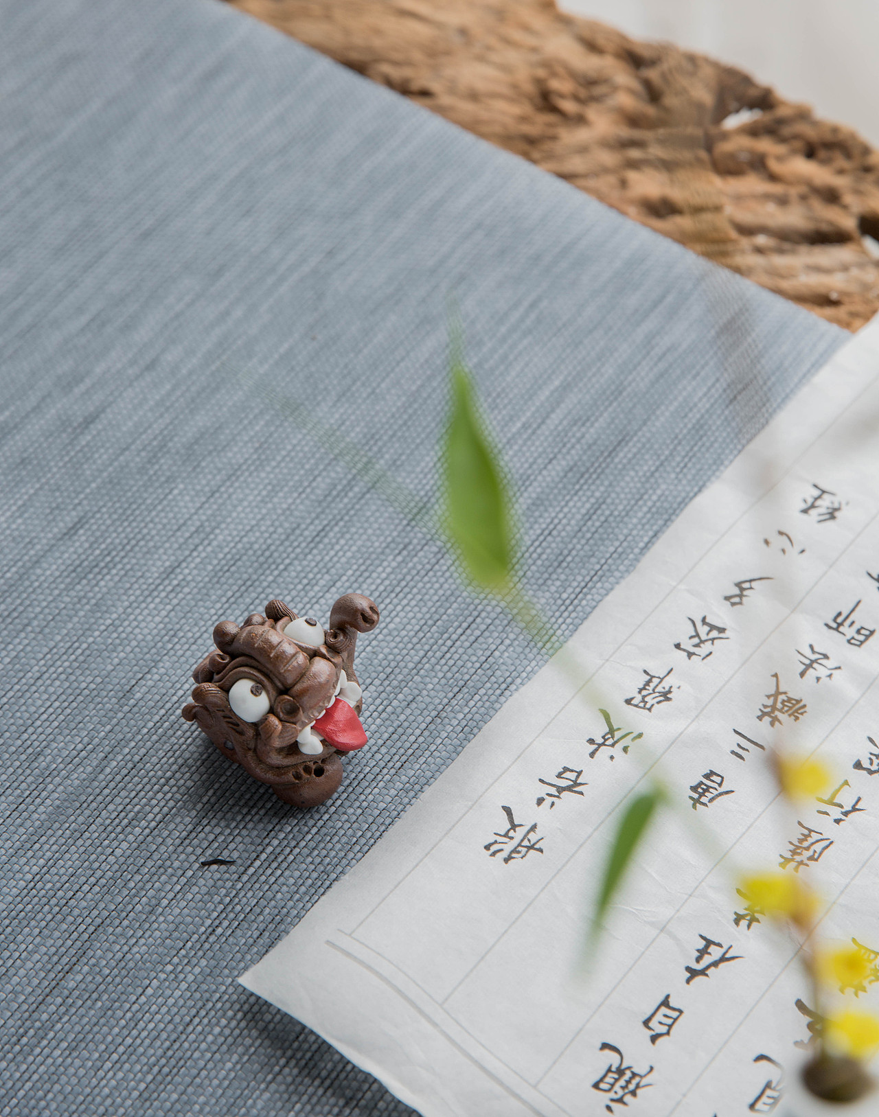 器十二 景德镇手工捏雕 龙九子系列 狴犴 茶宠香插摆件