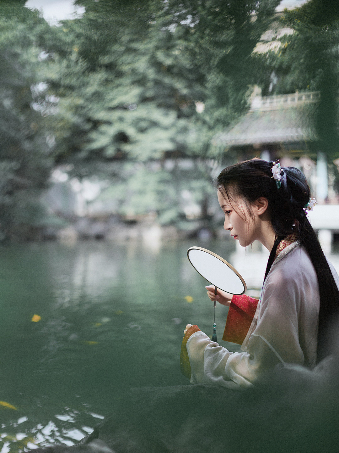 策划:@麦燕photo摄影:@_布衣圣贤汉服:@飞竹柴妆造:@-又又酱-出镜:@九
