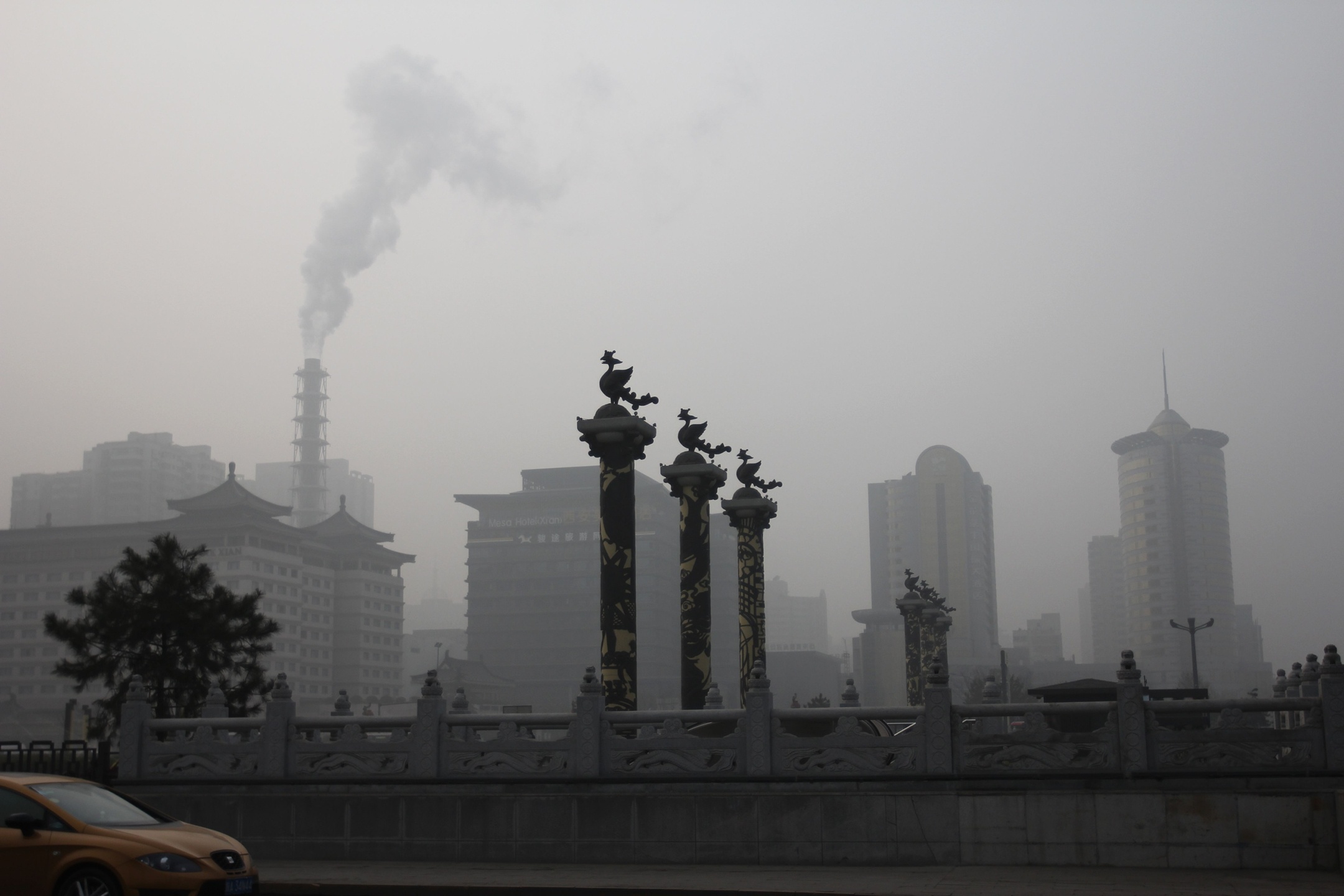 摄影师拍北京CBD地区雾霾前后对比图_图片报道_10588_突发专题_长江网_cjn.cn