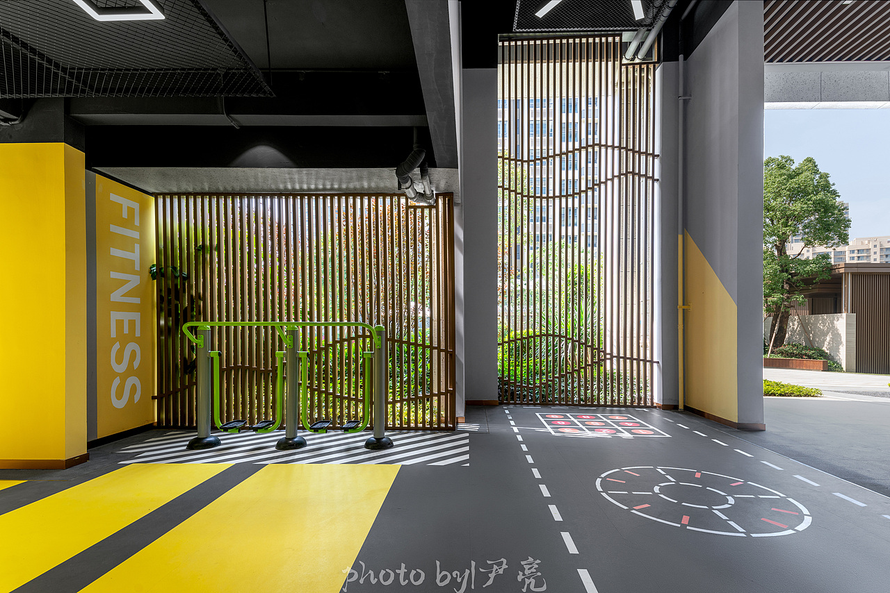 龙湖地产架空层项目