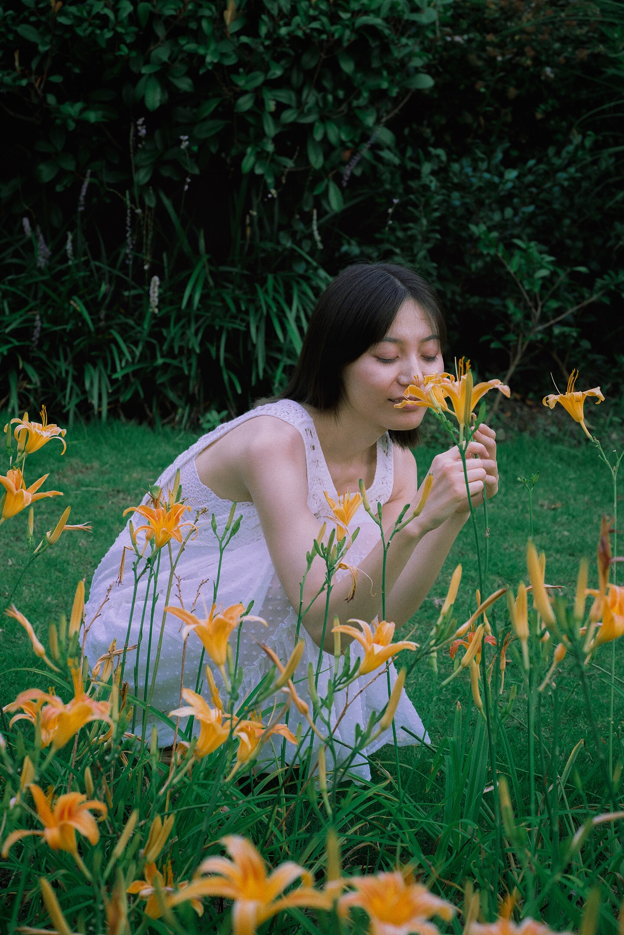 人像摄影少女与花与梦