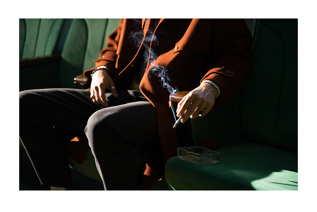 《烟火》（图ZMjAzOTY3MjQw） - 人像摄影 - 站酷设计师阿布BOBOBU原创素材 - 站酷ZCOOL