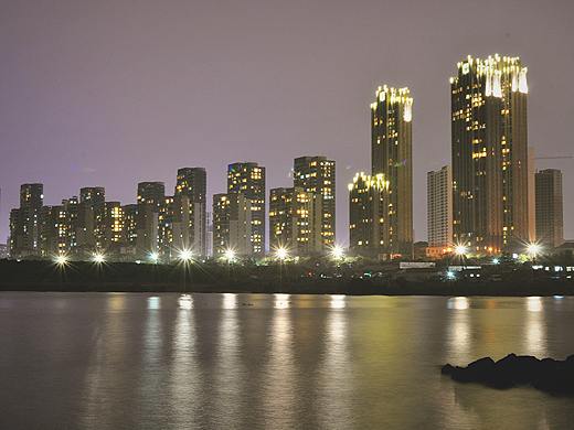 海的晨与夜