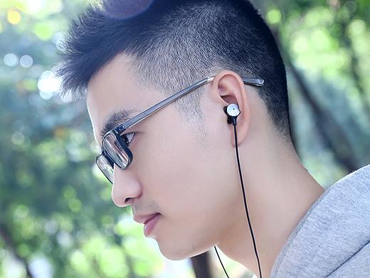 耳機（個人主頁-ZNDA3Mjg3MjQ=） - 人像攝影 - 站酷設(shè)計師yudi玉帝原創(chuàng)素材 - 站酷ZCOOL