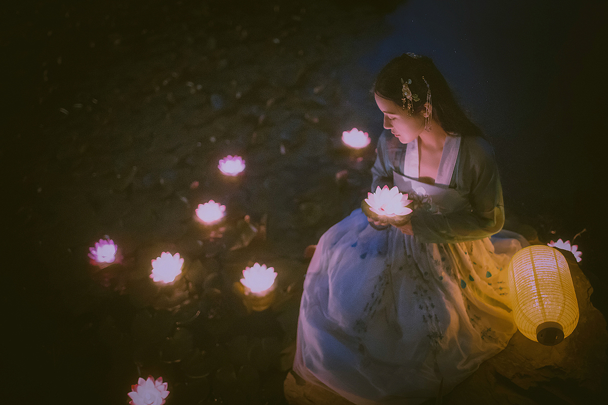 满池清梦压星河