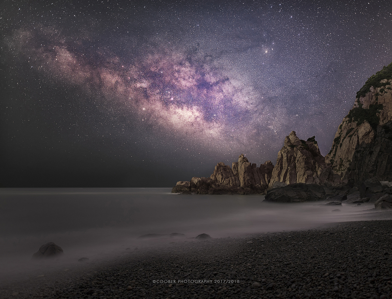 经历过波涛汹涌后的半屏山,呈现出宁静的画面,星河璀璨,让人忘记了前阵子的不快!