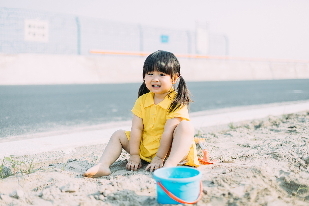 出镜:小樱桃 樱桃两岁多了,体重却有35斤,在同龄的宝宝中算小胖丫头