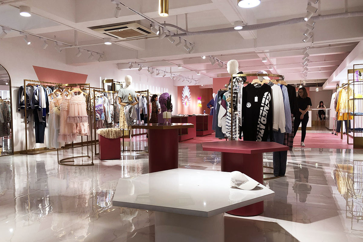 艾格-青春时尚服饰空间