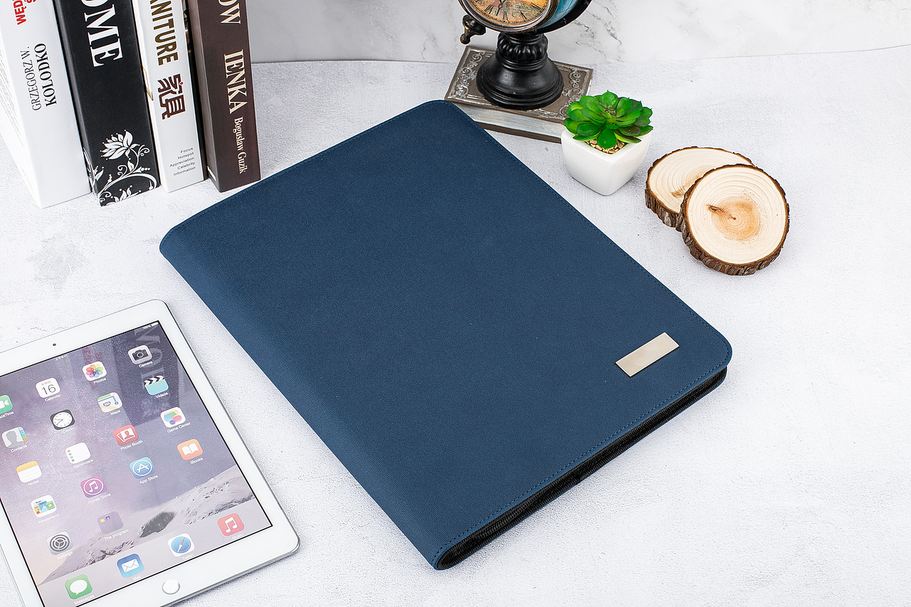 支持无线充电的经理夹