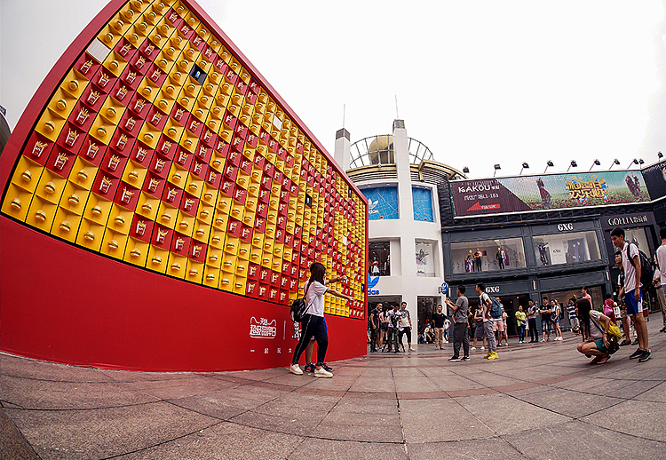 肯德基 天猫超级品牌日 一起玩大的 互动装置（图ZNzQ5NTczOTI=） - 建筑/空间 - 站酷设计师不是美术馆原创素材 - 站酷ZCOOL