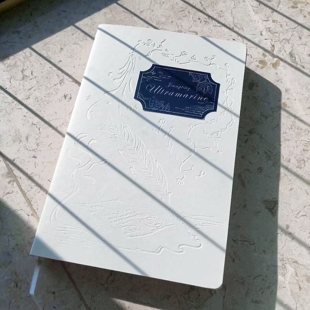 书籍封面设计（Ultramarine）（图ZMTY2NjAxNTg4） - 书籍/画册 - 站酷设计师_Aquavit_原创素材 - 站酷ZCOOL