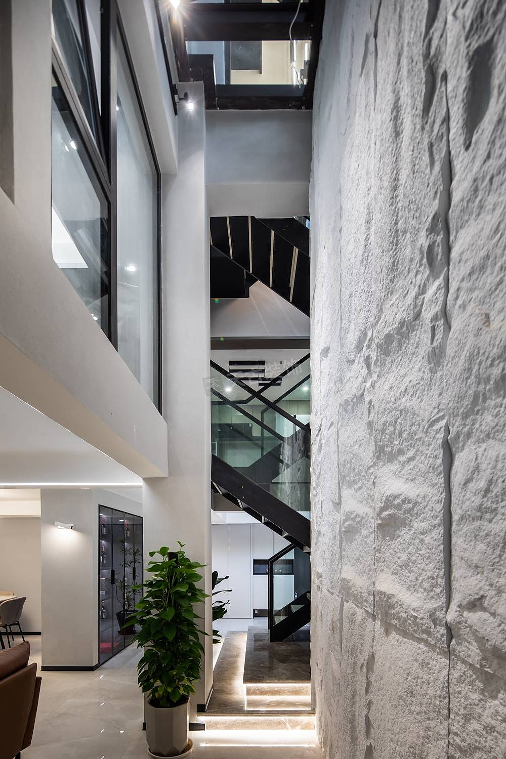 御璟湖山叠拼别墅装修完工效果:轻奢风格