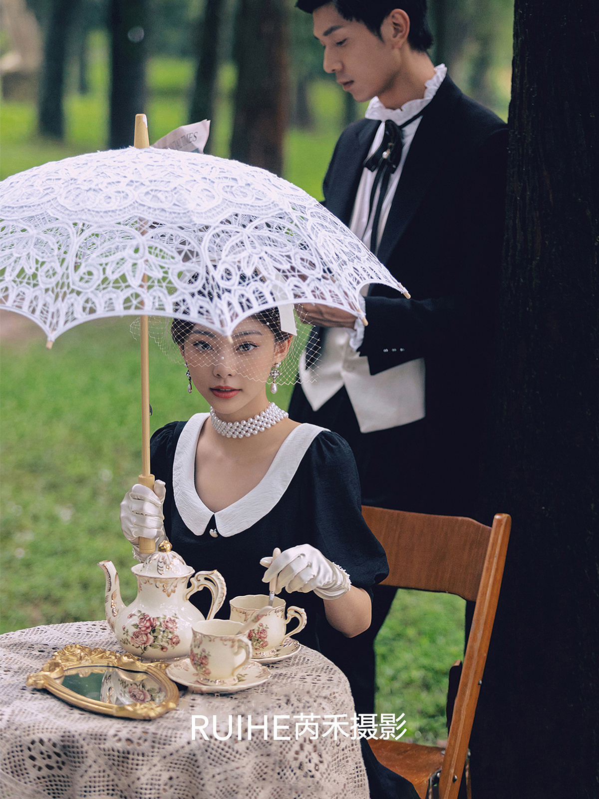 仿拍金粉世家绝美赫本风电影感婚纱照