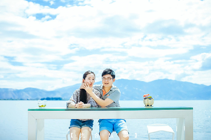 一笑倾城一见难忘，最美不过与你并肩看夕阳。（图ZNTY5MjAwNzY=） - 人像摄影 - 站酷设计师鱼鱼Mood原创素材 - 站酷ZCOOL