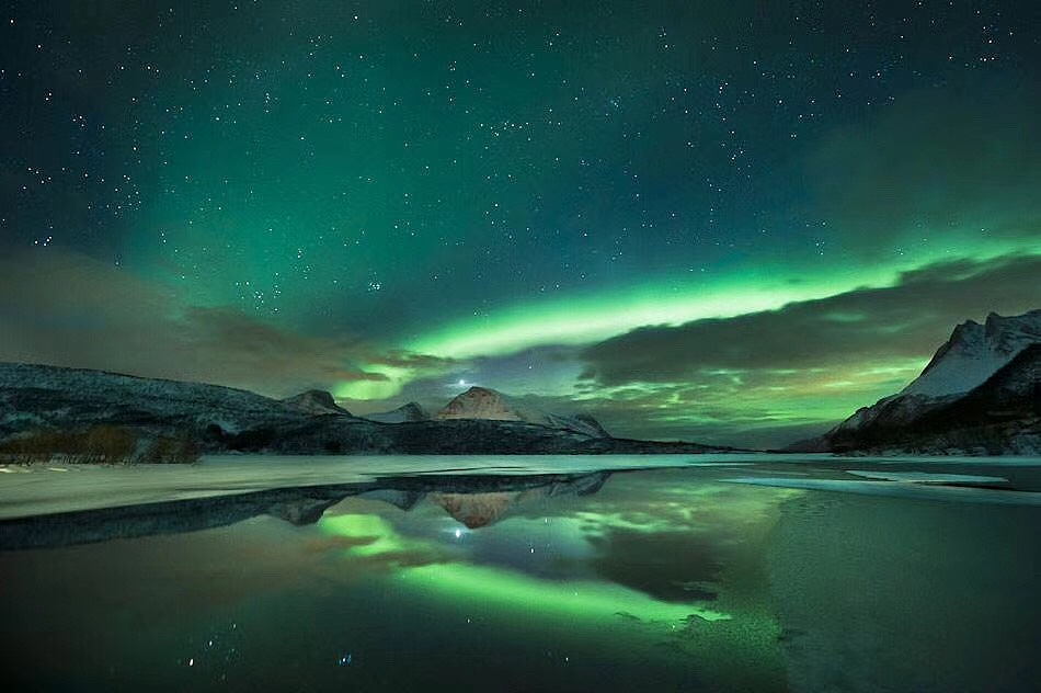 加拿大黄刀镇狩猎极光