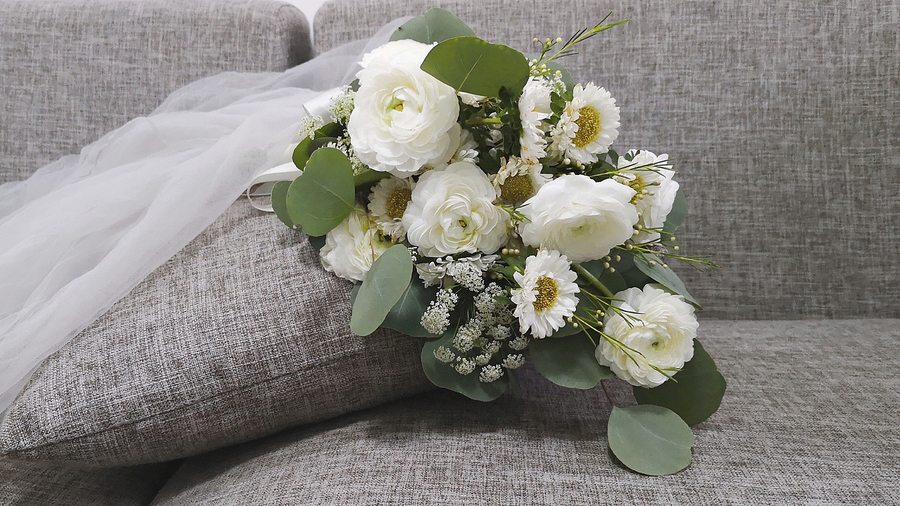 新娘手捧（图ZMTg5Mjc5NjY4） - 绘画 - 站酷设计师木土鹃原创素材 - 站酷ZCOOL