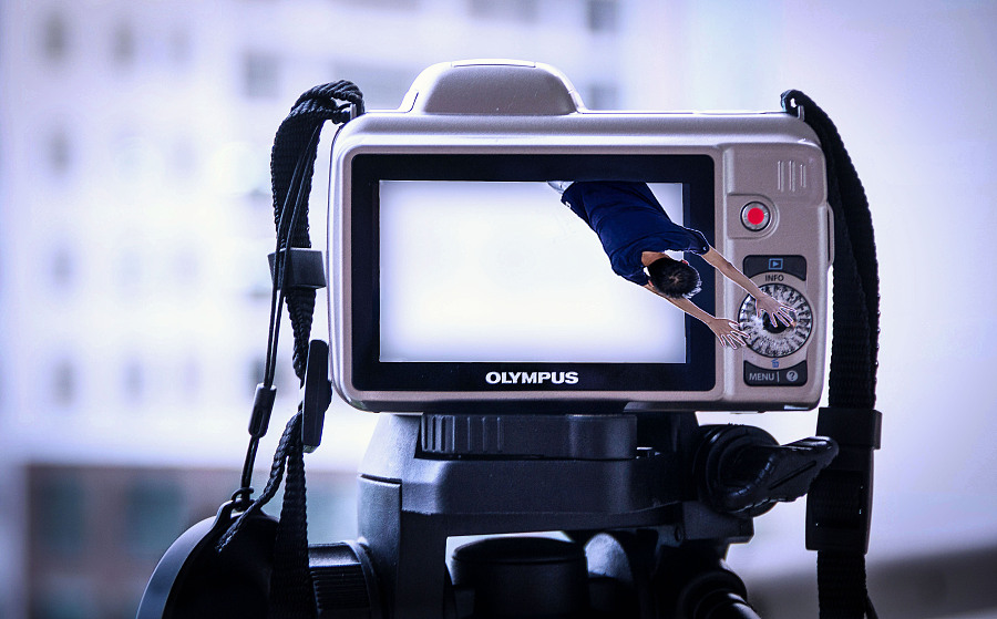 原创作品:《自导自演》