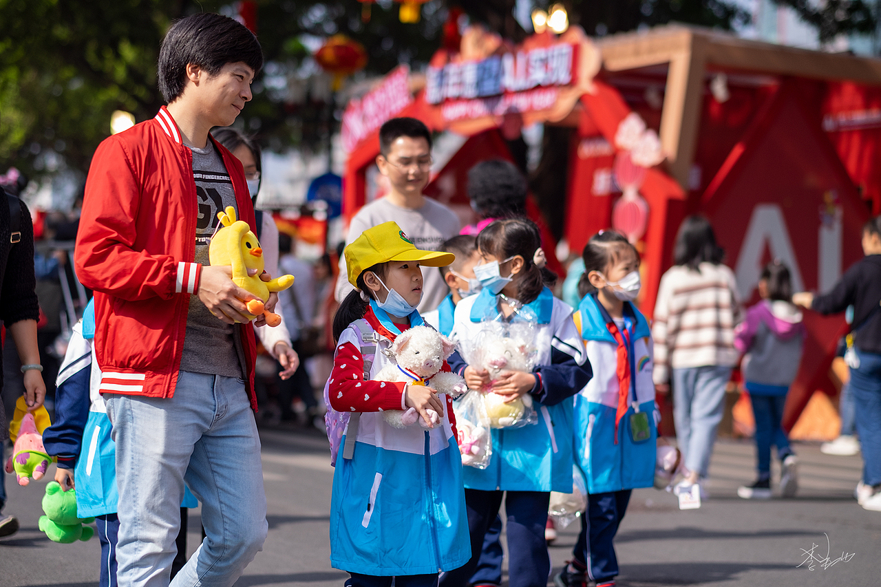 花市街拍 - 年味『续』（图ZMTk0NjkxMzQ4） - 人文/纪实摄影 - 站酷设计师李翔DennisLee原创素材 - 站酷ZCOOL