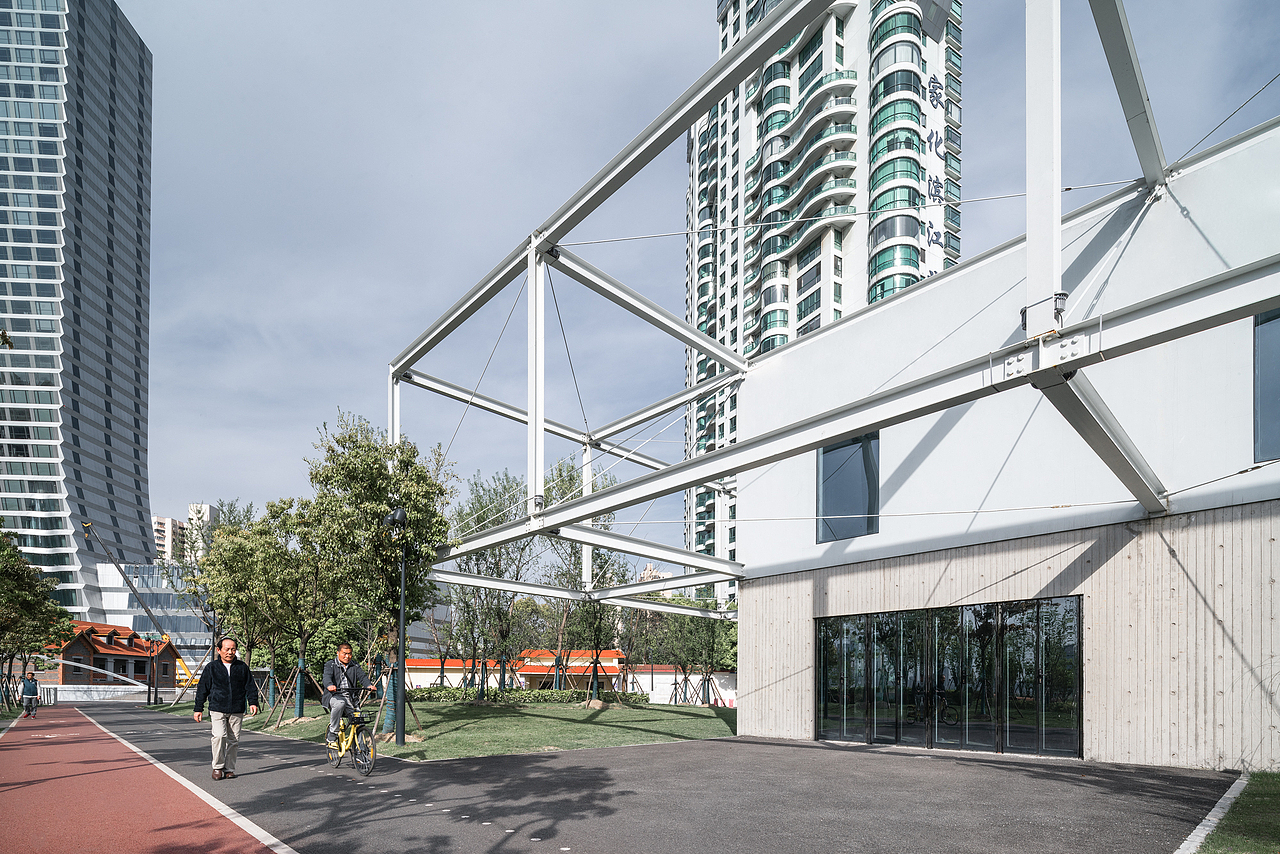 上海一个公园的小建筑。