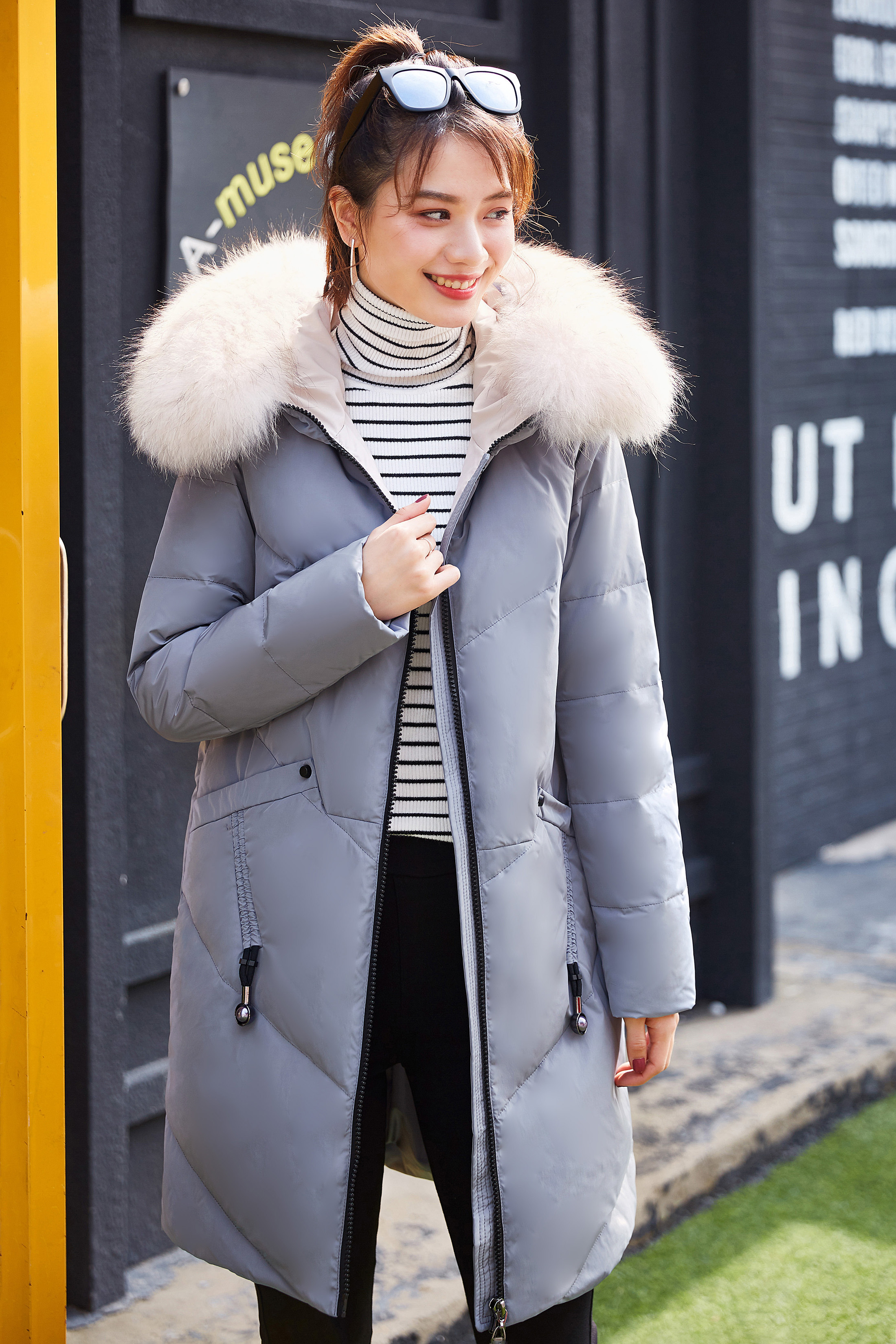 mo2摩图模特电商女装羽绒服模特外景拍摄