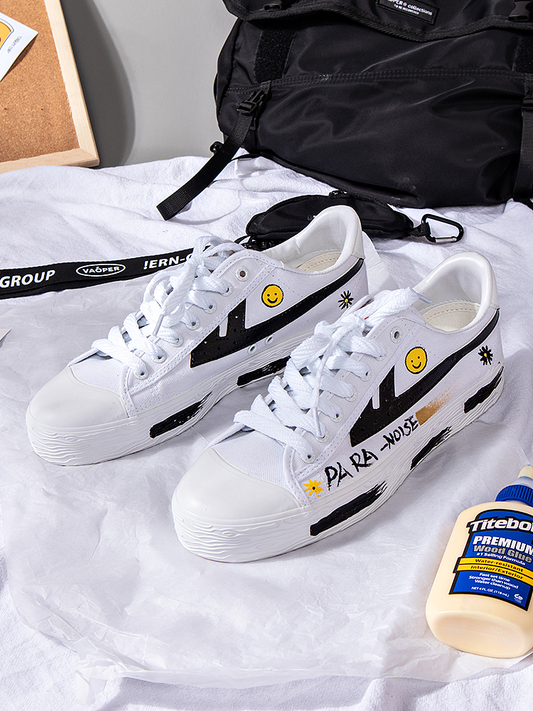 回力手绘鞋拍摄