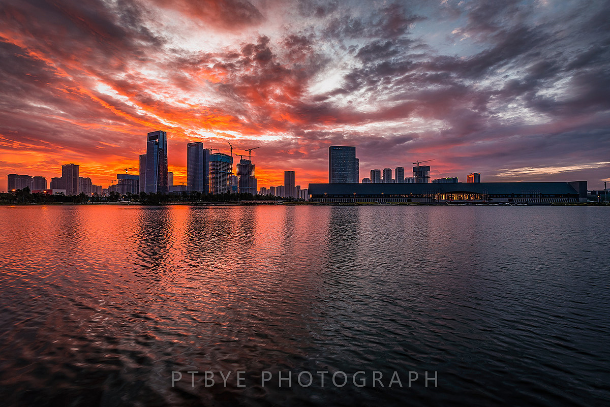 8月蓉城，雪山与穿月（图ZMjY5Nzk2OTI4） - 风光摄影 - 站酷设计师Ptbye原创素材 - 站酷ZCOOL