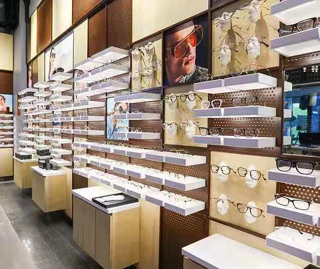 新视野眼镜综合一体视光中心体验店