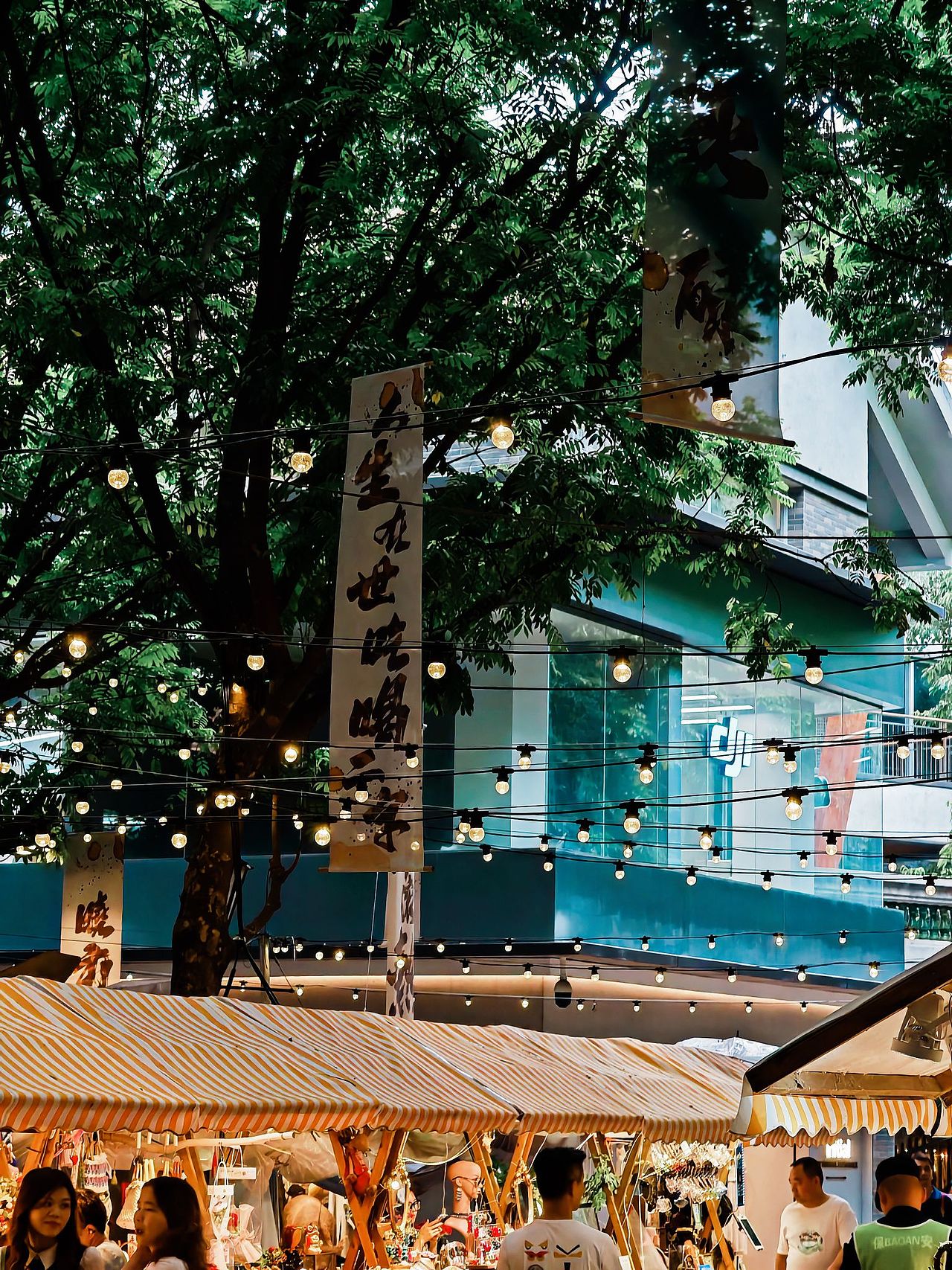 上帝给了一束光,你一定要抓牢它