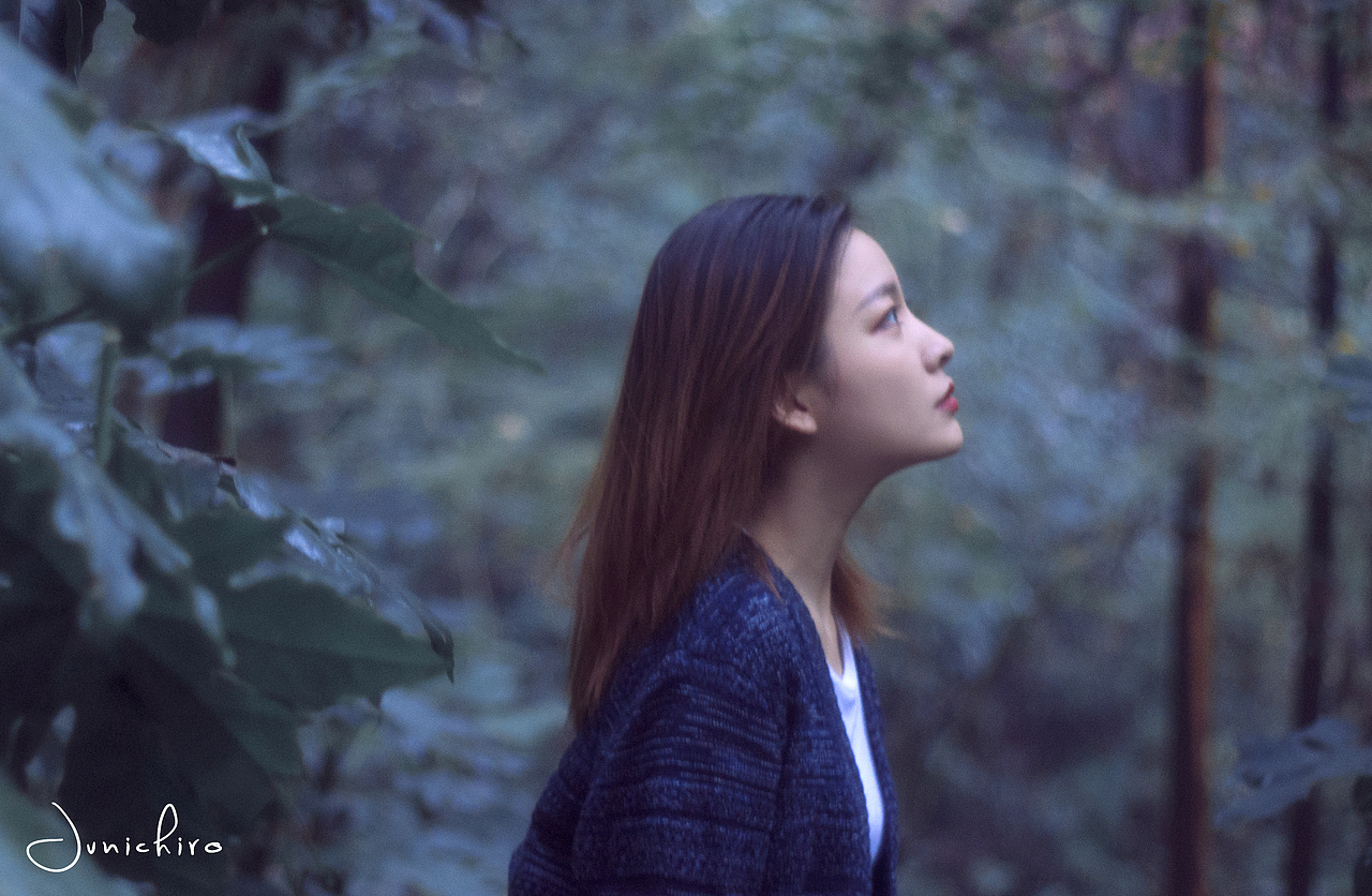 我在一方青蓝处赏过天光。（图ZMTAyNDUzMDky） - 人像摄影 - 站酷设计师苏破原创素材 - 站酷ZCOOL