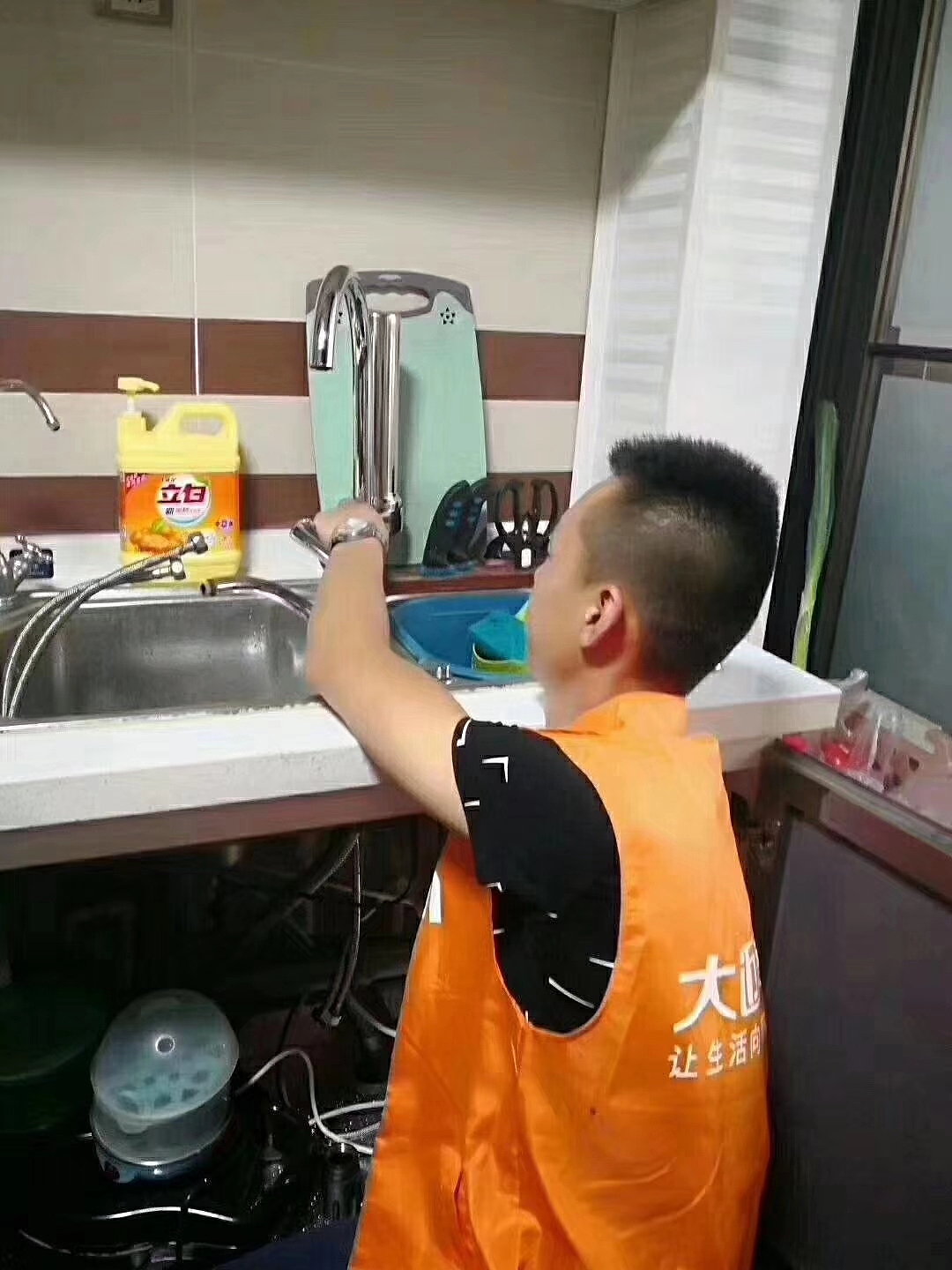 大迈加盟净水龙头厂家总部生产安装功能实拍