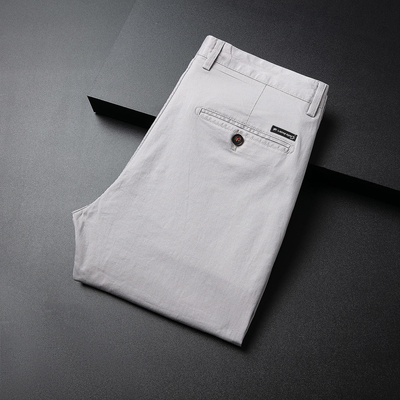 男裤创意图拍摄（图ZMjk1NDIwNzAw） - 产品摄影 - 站酷设计师东升摄影工作室原创素材 - 站酷ZCOOL