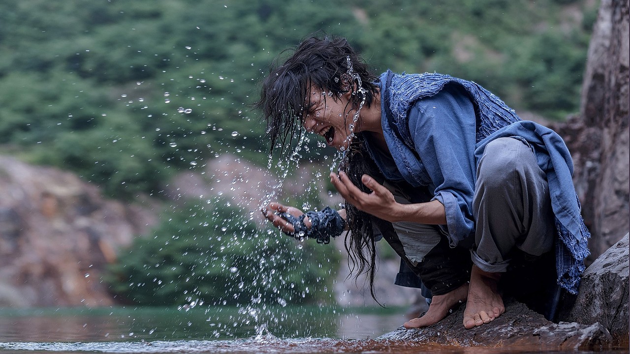 傲笑天地间,黑白两不分