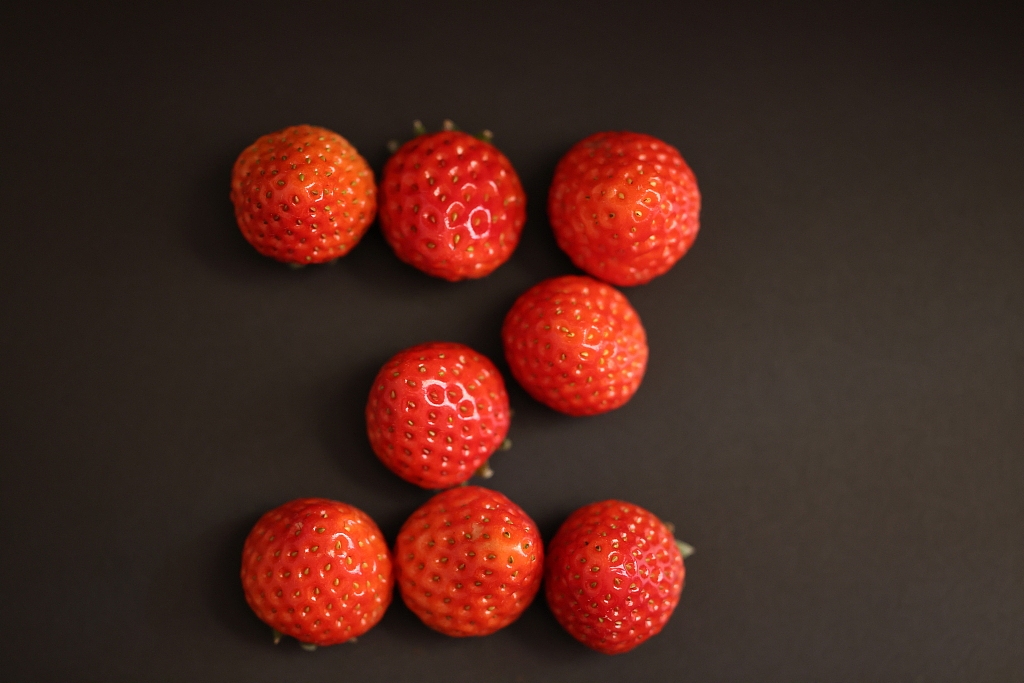 草莓图片素材背景高清图片草莓数字123456789草莓爱心（图ZMjg1NTI5NTY4） - 产品摄影 - 站酷设计师饿狐原创背景素材原创素材 - 站酷ZCOOL