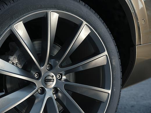 某车内饰与某车外观