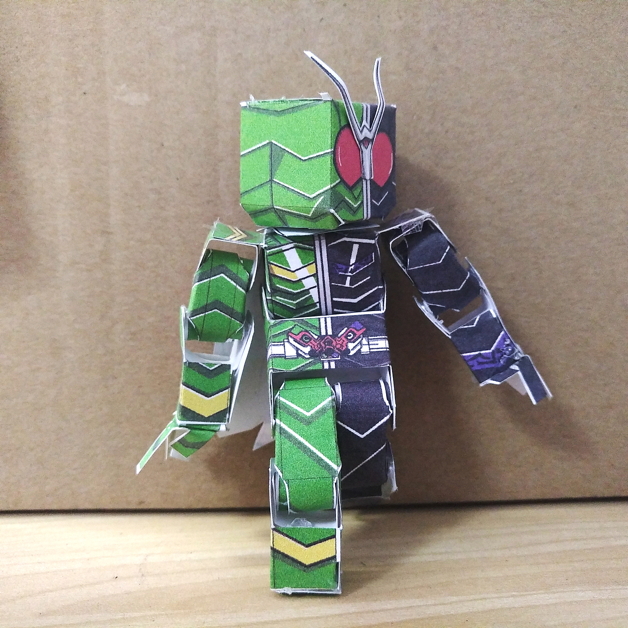 假面骑士w自制可动纸模