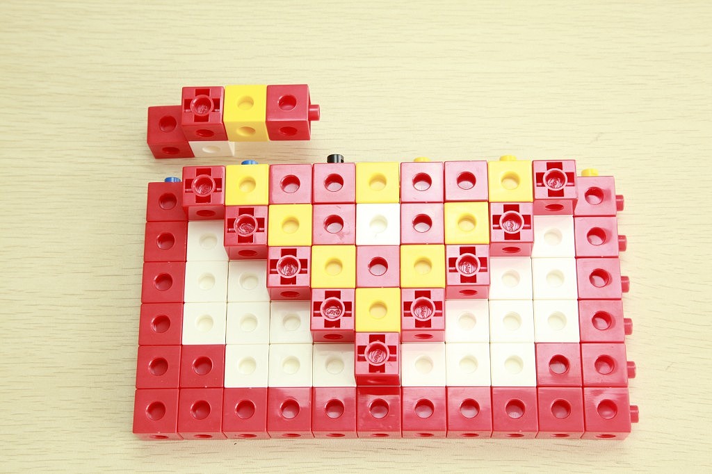 一款简单的玩具组装定格动画制作。