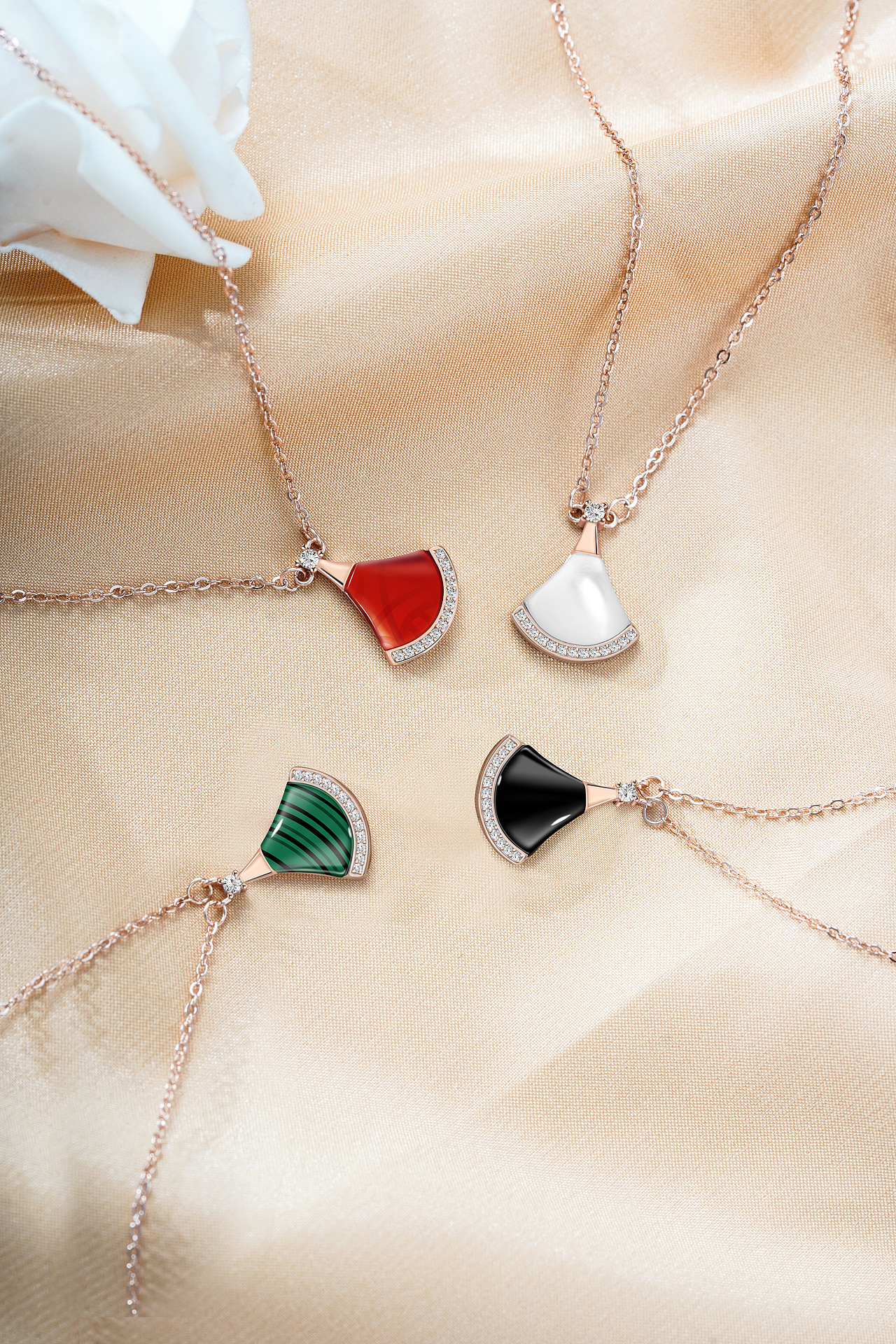 2020年流行饰品之-小裙子项链