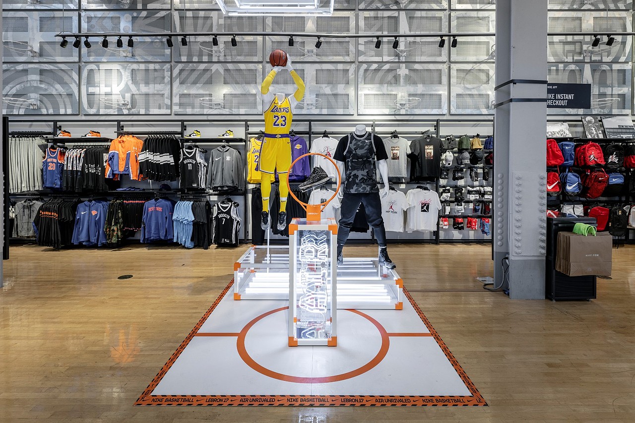 2019冬季 Nike 詹姆斯17代 - 纽约Soho零售店设计（图ZMjIwOTM5MzAw） - 家装设计 - 站酷设计师HOPEN_LIN原创素材 - 站酷ZCOOL