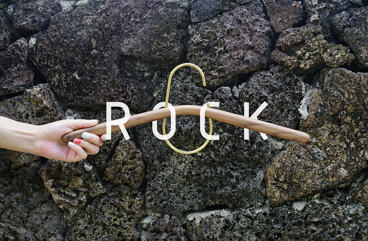 勾搭实木黄铜衣架