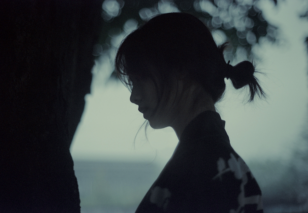 灵幽听微，谁观玉颜