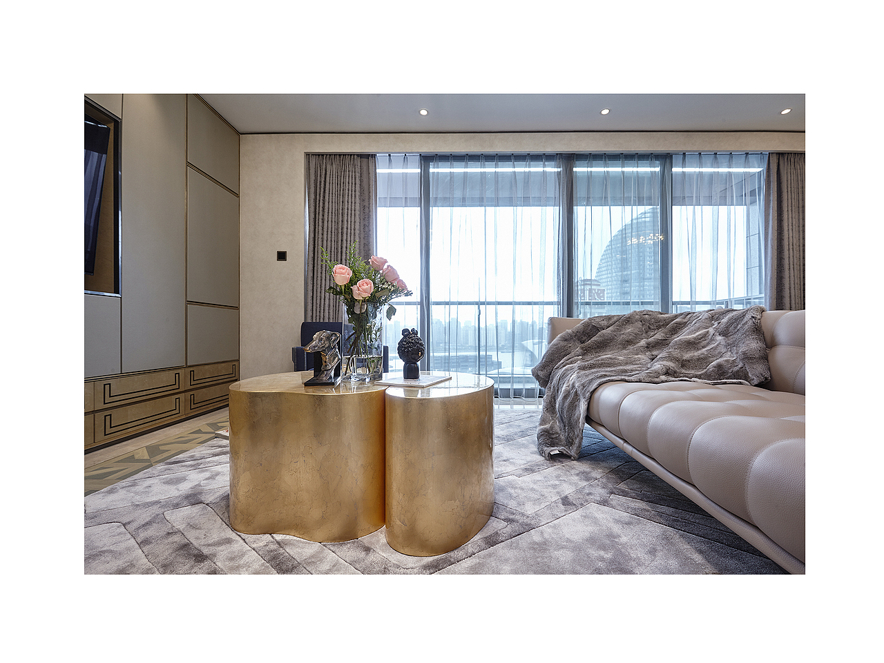 外面的雨下得浠沥沥，在家总是温暖的【阳光城滨江悦】