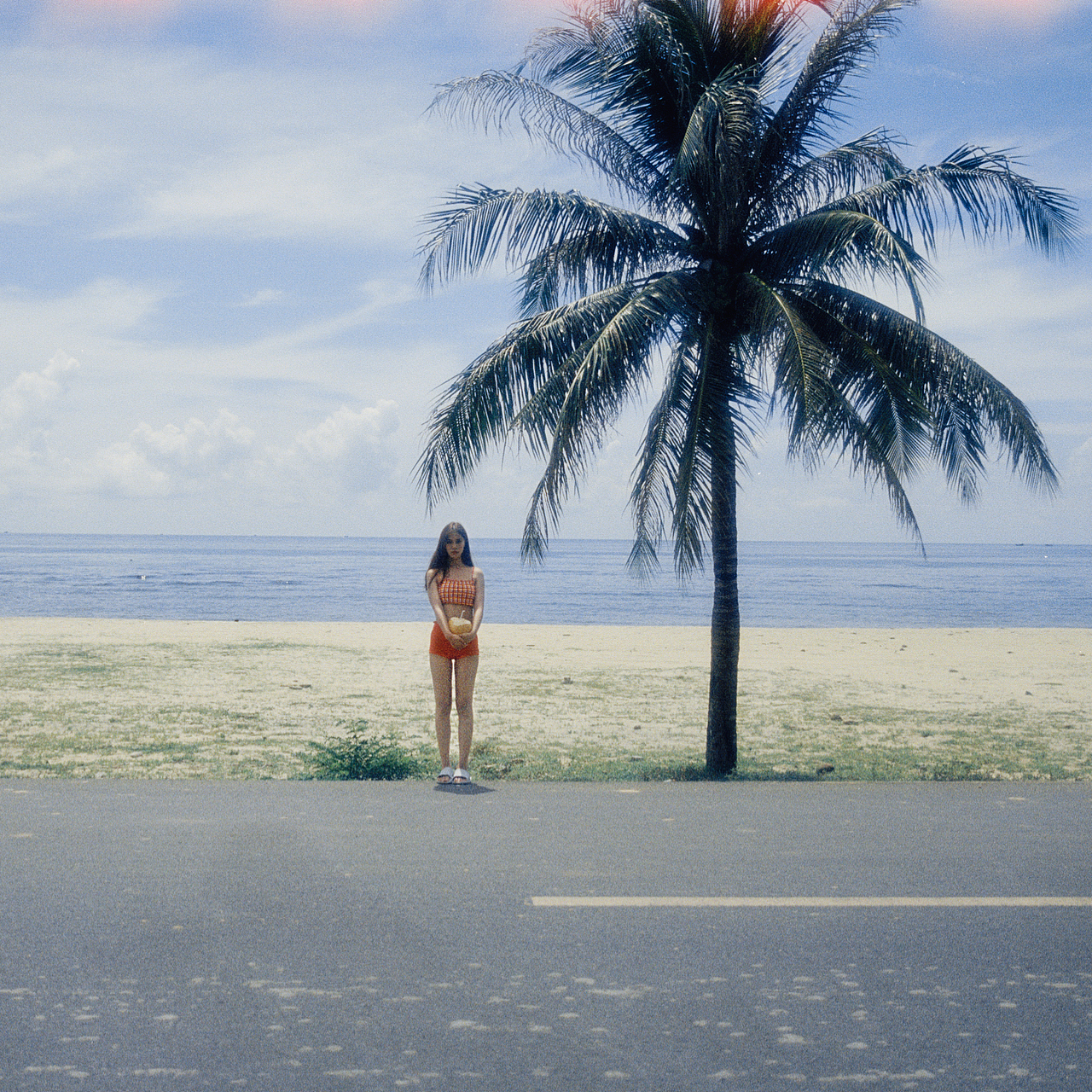 日月湾的海🌴（图ZMjUxOTE4NzY4） - 人像摄影 - 站酷设计师北秋白_原创素材 - 站酷ZCOOL