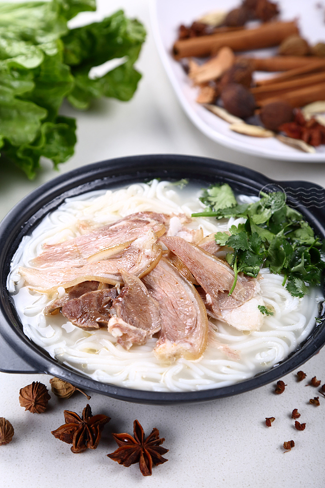 狼魅砂锅羊肉粉品牌策划及品牌设计-餐谋长策划公司案例